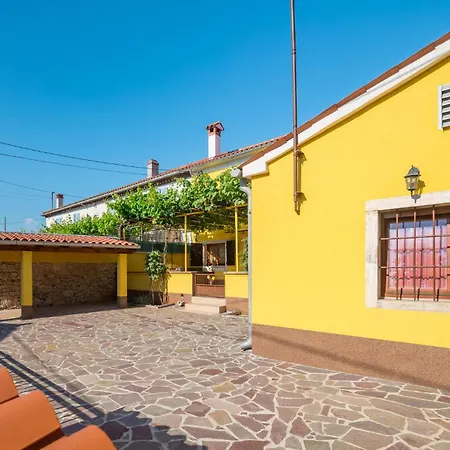 Tatil Evi Gorgeous In With Kitchen