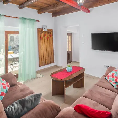 Gorgeous In With Kitchen Holiday home *